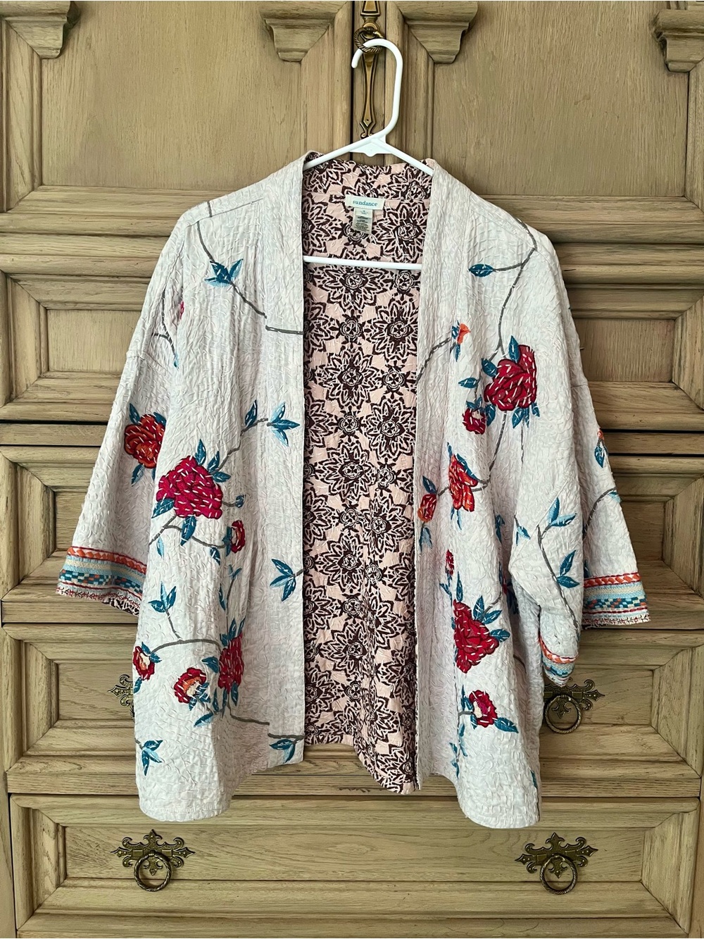 Sundance Quilted Open-Front Kimono Jacket in Light Pink with Red Floral Print